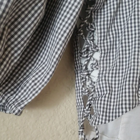 Abercrombie & Fitch Black and White Checkered Blouse - Picture 5 of 5